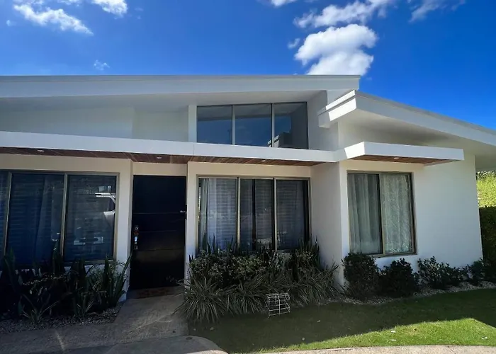 Casa Bella 3 Bdrm House W Pool In Gated Community *